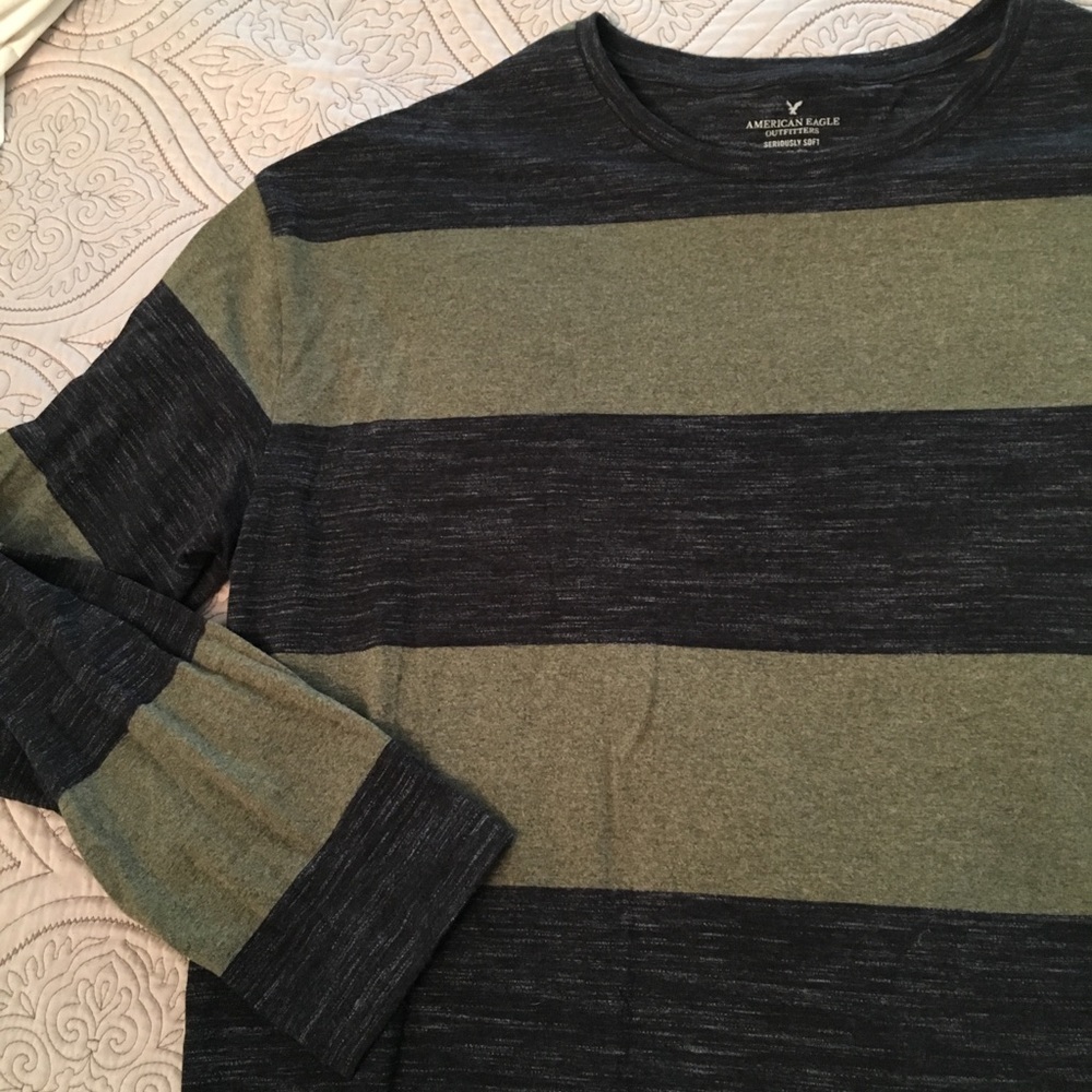 American Eagle 🦅 very soft long sleeve shirt